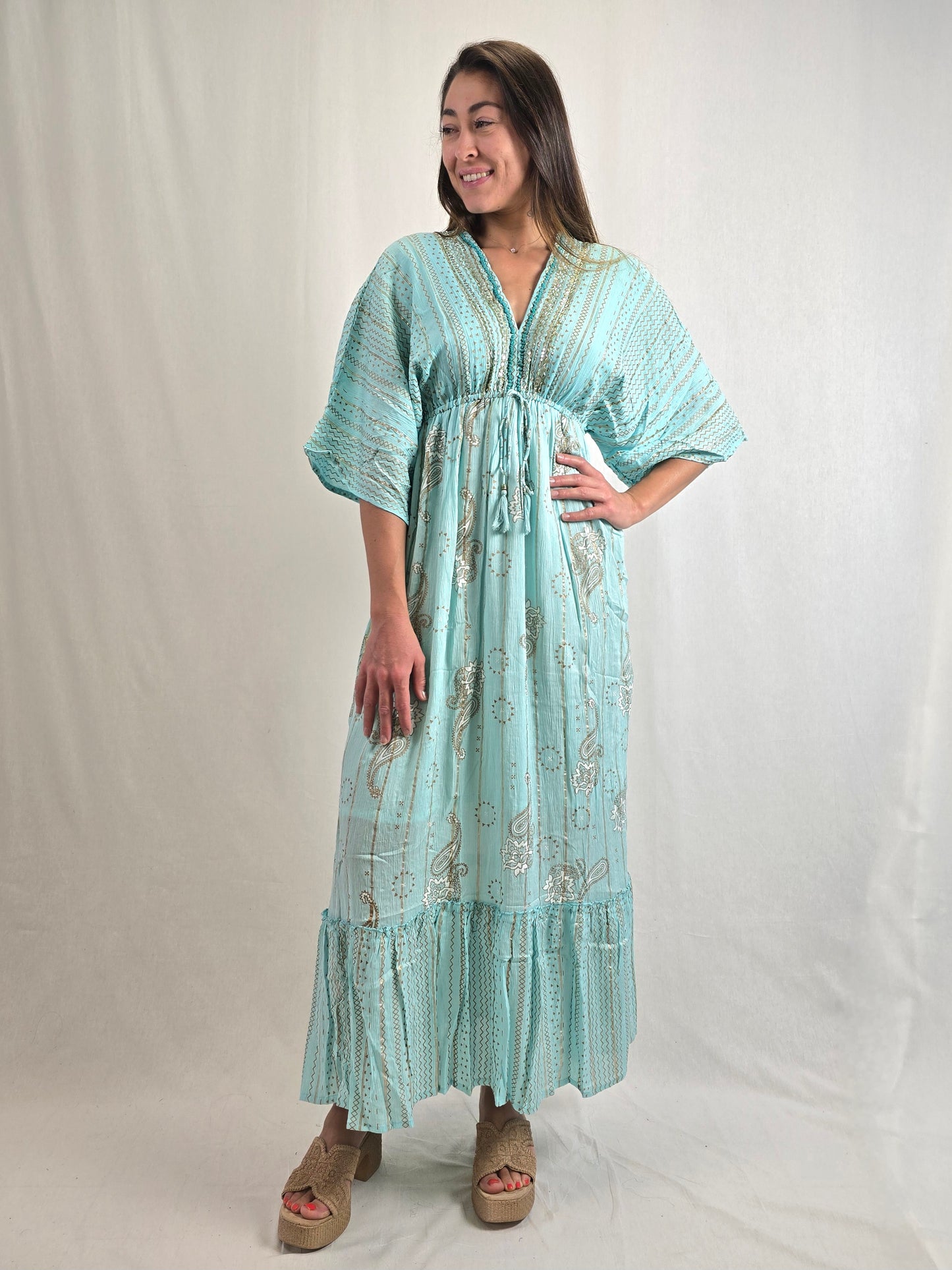 Robe longue douce et détails dorés ALEYNA