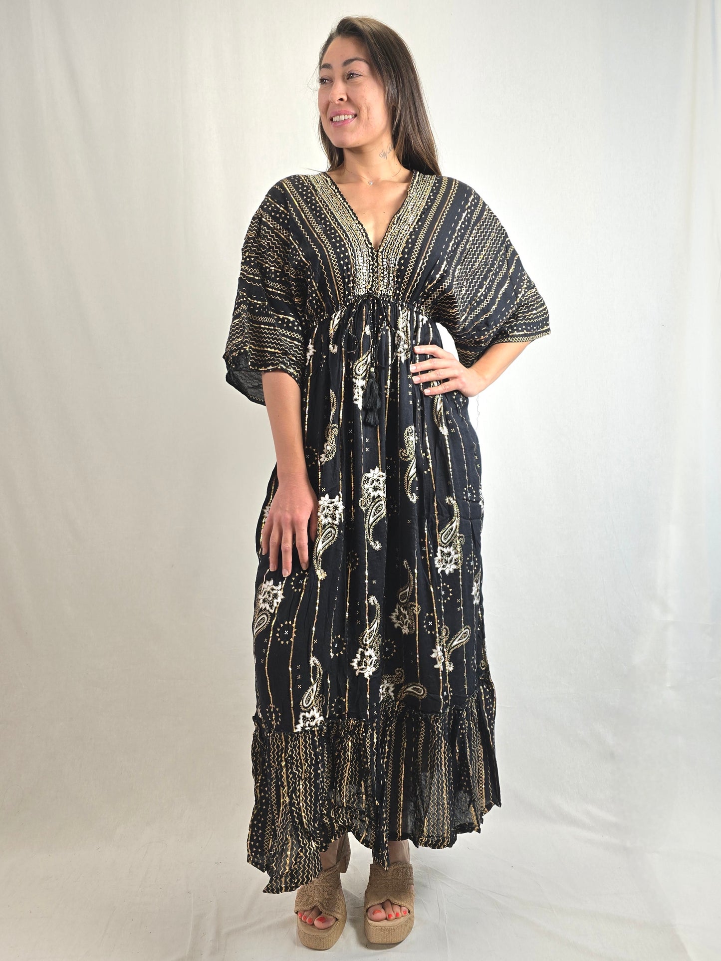 Robe longue douce et détails dorés ALEYNA