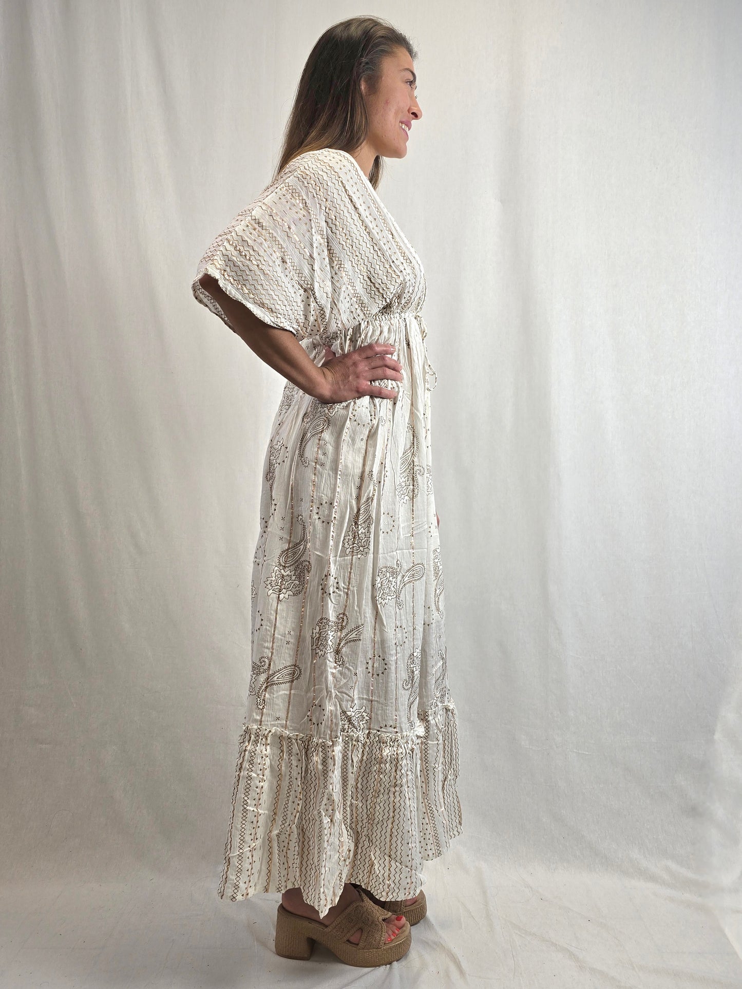 Robe longue douce et détails dorés ALEYNA
